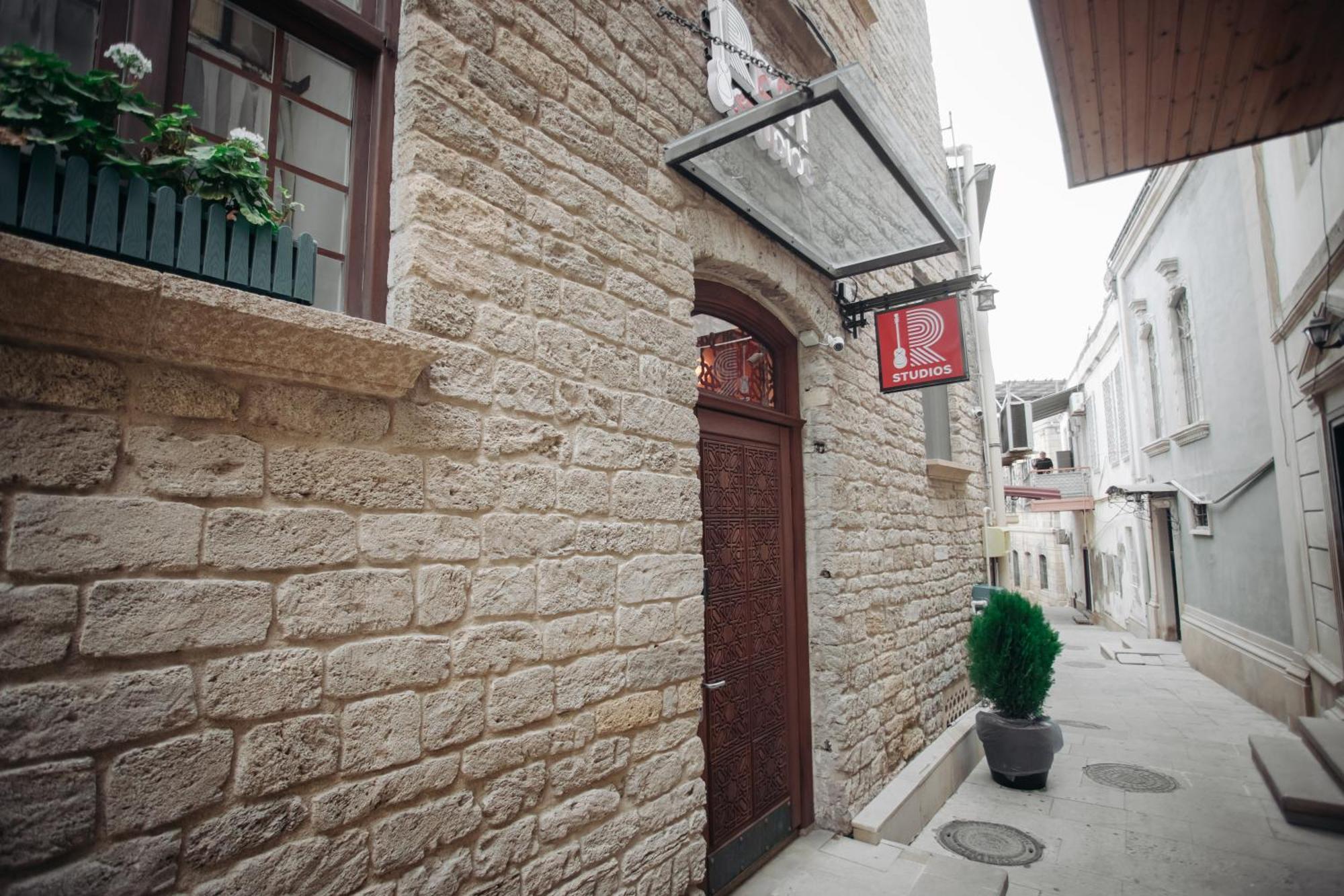 R Studios Old Baku Exterior foto